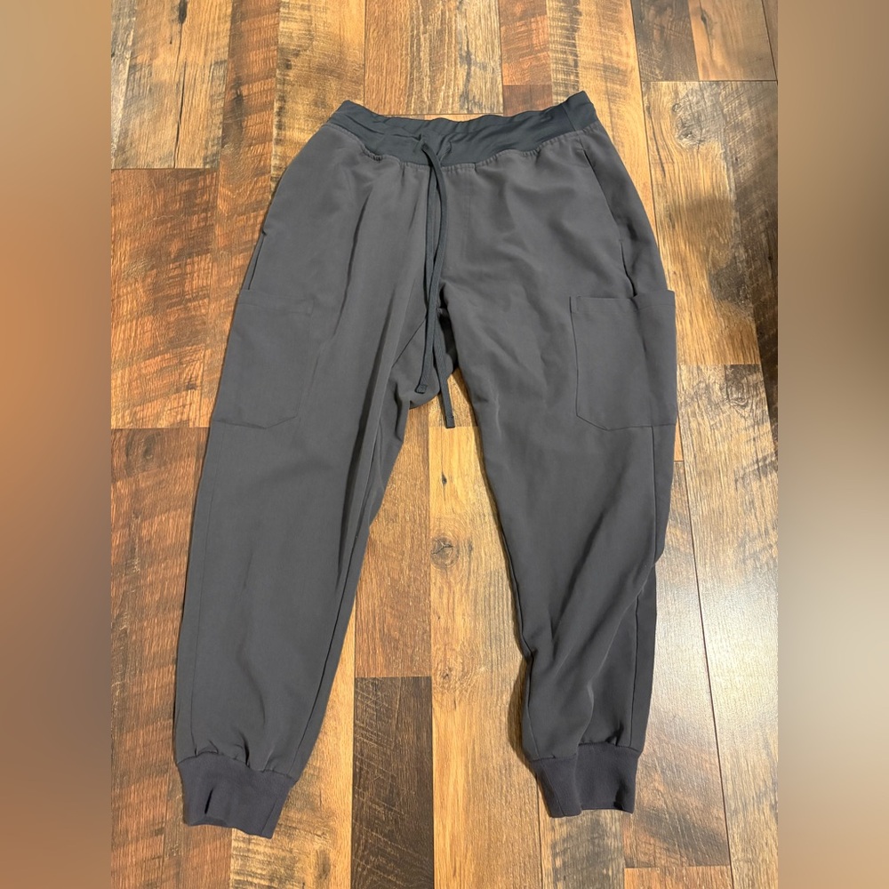 Mandala Petite Medium Grey Scrub Joggers